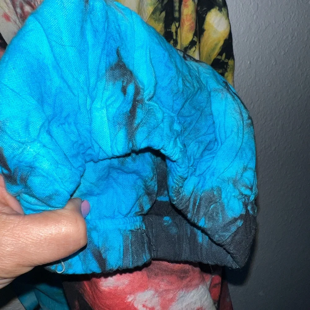 COLINE Tie-Dye Colorful Jumper Size L/XL. - Picture 12 of 13